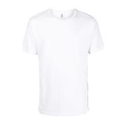 Stilfuld hvid T-shirt med tilpet pasform