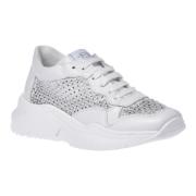 Sneaker in white mesh