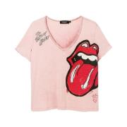 Pink Rolling Stones T-shirt