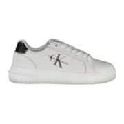 Sporty hvide sneakers med kontrastdetaljer