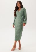 BUBBLEROOM  Pleated Wrap Dress Dusty green XS