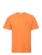 Sami Embossed T-Shirt Designers T-Kortærmet Skjorte Orange Wood Wood