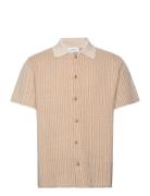 Easton Knitted Ss Shirt Tops Knitwear Short Sleeve Knitted Polos Beige Les Deux