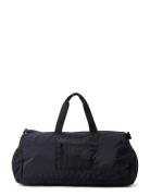 Franklin Recycled Polyester Duffle Bag Bags Weekend & Gym Bags Navy Lexington Clothing