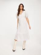 Vero Moda - Midikjoler - Snow White - Vmmoni Anglaise 2/4 Calf Dress Soli - Kjoler