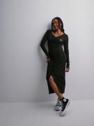 Calvin Klein Jeans - Langærmede kjoler - Ck Black - Label Long Sleeve Rib Dress - Kjoler - Long sleeved dresses