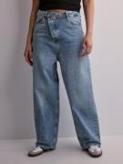 Only - Wide leg jeans - Medium Blue Denim - Onlecho Mw Wide Uneaven Cl Dnm Cro - Jeans