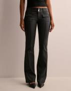 Nelly - Sort - Low Waist Bootcut Pocket Jeans