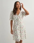 Pieces - Blomstret - Pcfya Ss Dress Wvn Bc