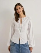 Nelly - Hvid - Clean Structure Blouse